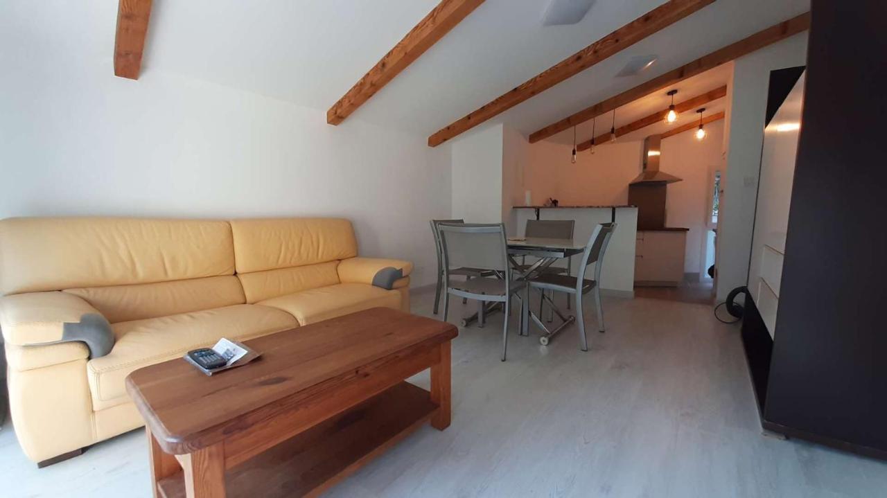 3 Pieces Neuf 65 M² Lägenhet Rigaud Exteriör bild